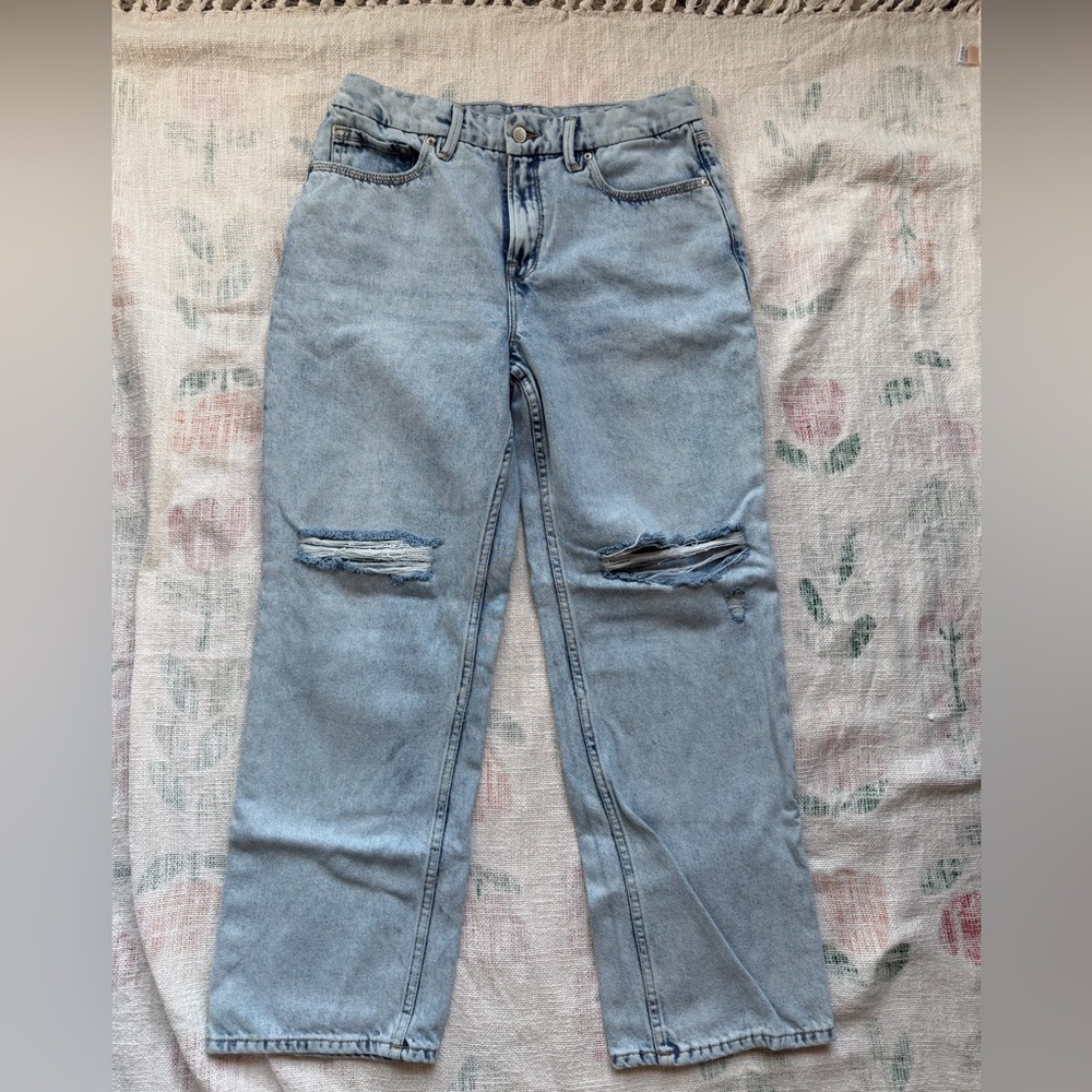 Good American Petite Distressed Light Blue Straight Jeans